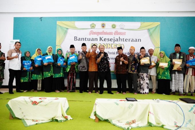 Guru TPQ, Madin, Sekolah Minggu,dan Pengelola Ponpes Se-Eks Kawedanan Tayu Terima Bantuan Kesejahteraan