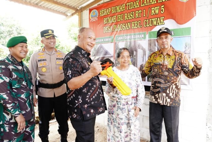 Ditandai Dengan Pemukulan Gong, TMMD Tahap I Resmi Ditutup