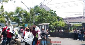 Pintu Gerbang BKPP Ditutup, Ormas Mantra Ancam Kerahkan Massa Lebih Besar