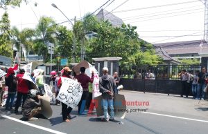 Pintu Gerbang BKPP Ditutup, Ormas Mantra Ancam Kerahkan Massa Lebih Besar