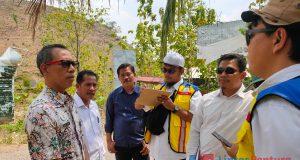 Setelah Dapat Inpres Tahap Pertama 123 Milyar, Kini Kabupaten Pati Kembali Usulkan Inpres Tahap Kedua Untuk Perbaikan Jalan Validasi Lapangan PLT Kabid Bina Marga DPUTR Kab Pati Hasto Utomo (Kiri), Mulyono Staf Ahli (Bp.Sudewo) dan Balai Besar Pelaksanaan Jalan (BBPJN) Propinsi Jateng