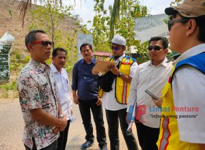 Validasi Lapangan PLT Kabid Bina Marga DPUTR Kab Pati Hasto Utomo (Kiri), Mulyono Staf Ahli (Bp.Sudewo) dan Balai Besar Pelaksanaan Jalan (BBPJN) Propinsi Jateng