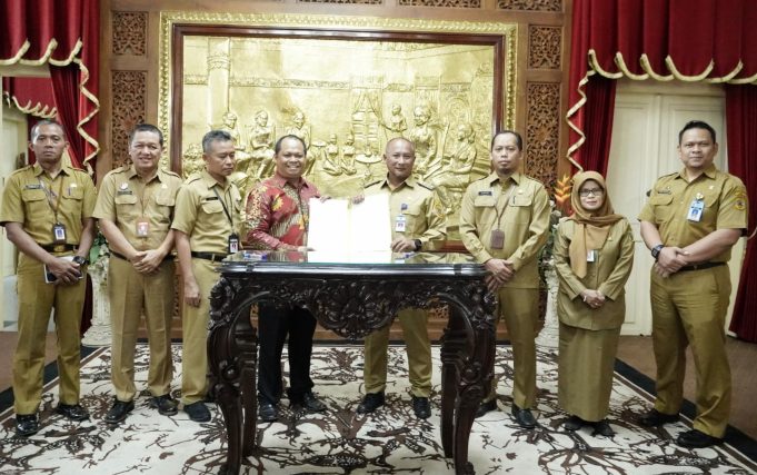 Pj Bupati Pati Teken NPHD Pilkada 2024