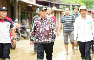 Dua Tanggul Jebol, Pj Bupati Tinjau Lokasi Rumah Warga Terdampak Banjir