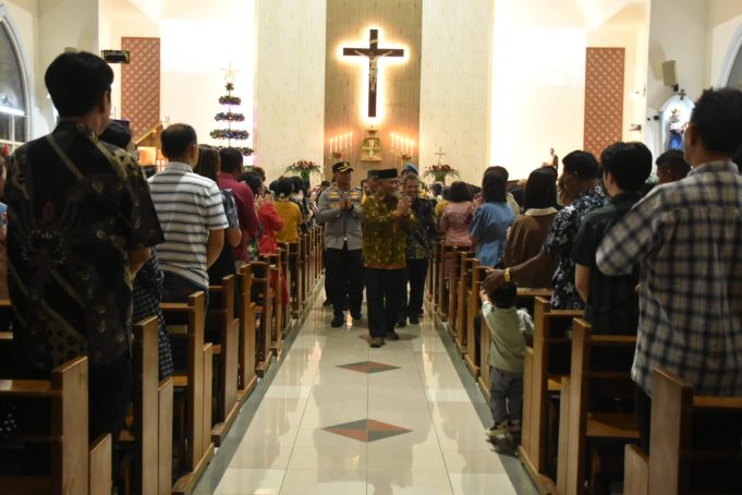 Pj Bupati Pati dan Forkopimda Monitoring Sejumlah Gereja,Pastikan Perayaan Natal Aman