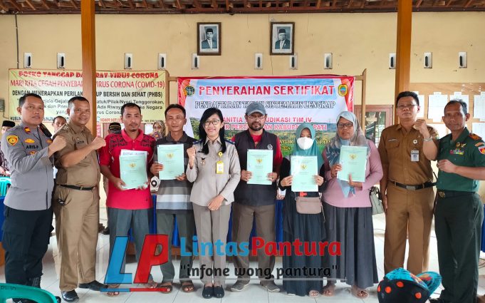 BPN Pati Kembali Serahkan 498 Sertifikat Program PTSL di Ds.Sendangrejo Tayu