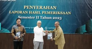 Pj Bupati Pati Terima LHP Semester II Tahun 2023