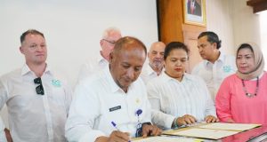 Henggar Tandatangani MOU Pengelolaan Sampah Jadi Briket