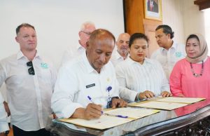 Henggar Tandatangani MOU Pengelolaan Sampah Jadi Briket