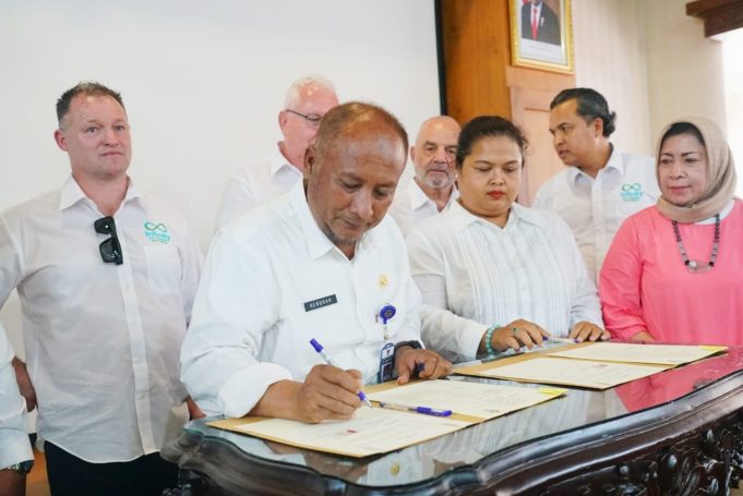 Henggar Tandatangani MOU Pengelolaan Sampah Jadi Briket