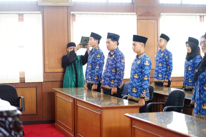 Pj Bupati Ambil Sumpah Janji Pengangkatan PNS di Lingkungan Kabupaten Pati Tahun 2024
