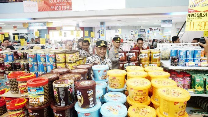 Jelang Hari Raya, Pj Bupati Pantau Harga Kebutuhan Pokok
