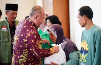 Penyapu Jalan dan Tenaga Kebersihan Dapatkan Bantuan dari Pemkab