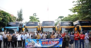 Pemkab Pati Kembali Mengadakan Mudik Gratis 2024,Pj Bupati Iku Menghadiri Pelepasan Bus