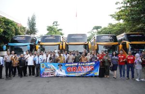 Pemkab Pati Kembali Mengadakan Mudik Gratis 2024,Pj Bupati Iku Menghadiri Pelepasan Bus