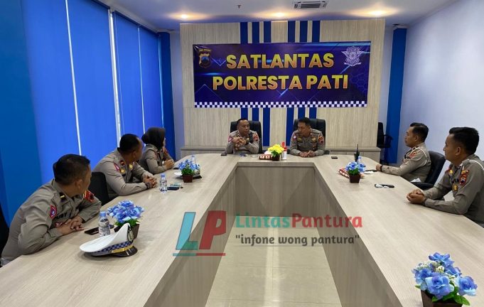 Siapkan Layanan Khusus Disabilitas, Satlantas Polresta Pati Beri Hadiah Bagi Wajib Pajak Yang Taat