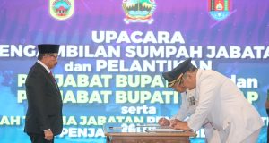 Gantikan Henggar,Sujarwanto Dwiatmoko Dilantik Sebagai Penjabat Bupati Pati yang Baru