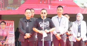 Bupati Pati Berikan Bantuan untuk Siswa SMA/SMK Kurang Mampu