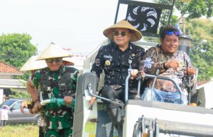 Hadiri Zoom Meeting Panen Raya Padi Serentak 14 Provinsi, Bupati Pati Ungkap Potensi Luar Biasa di Sektor Pertanian