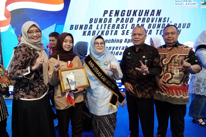 dr Atik Sudewo Dikukuhkan Sebagai Bunda PAUD dan Bunda Literasi Kabupaten Pati