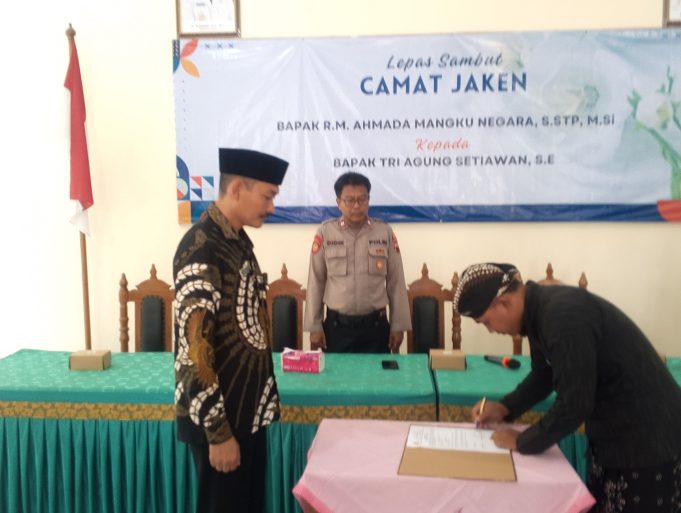 Tri Agung Setiawan Resmi Menjabat Camat Jaken