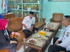 Kabid SMP Dinas Pendidikan Istichomati Berikan Panguatan Kepada Siswa Yang Keracunan Agar tidak Trauma.