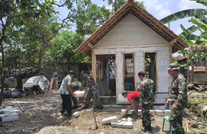 BASNAS Bantu Bedah Rumah Janda, Andito Pj. Kades Berbak Ucapkan Terimakasih