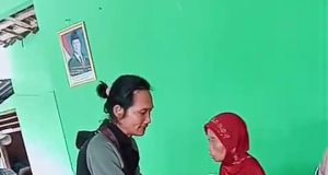 ALIANSI PEDULI MASYARAKAT SENDANGMULYO BAGIKAN 200 PAKET SEMBAKO KEPADA ANAK YATIM PIATU DAN LANSIA