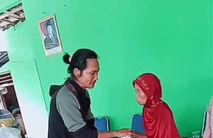 ALIANSI PEDULI MASYARAKAT SENDANGMULYO BAGIKAN 200 PAKET SEMBAKO KEPADA ANAK YATIM PIATU DAN LANSIA