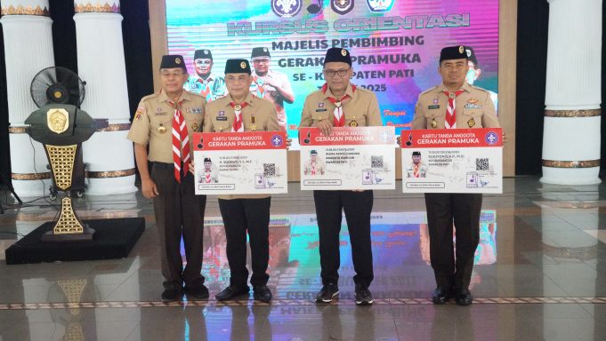 Bupati Pati Terima Penghargaan Lencana Dharma Bhakti