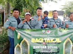 PERSATUAN WARTAWAN REMBANG (PWR) GELAR BAKTI SOSIAL DAN PEMBAGIAN 500 TAKJIL KEPADA MASYARAKAT