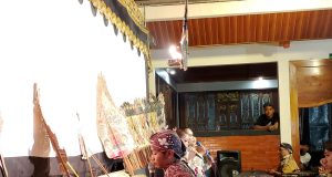 Dalang Ki Gading Pawukir Seno meriahkan Sedekah Bumi Ds. Blaru