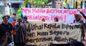 Warga Doropayung Demo di BPN Pati, Tolak Penggusuran Rumah untuk Kopdes