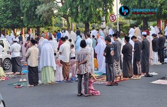 Saf Jamaah Salat Id di Alun-alun Kudus Jadi Sorotan