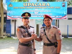 Kasat Reskrim Polres Kudus Berganti, Iptu Happy Nawang Kuncoro Resmi Menjabat AKP Dani Andreas Butar Butar berjabat tangan dengan Iptu Happy Nawang Kuncoro usai pelaksanaan upacara serah terima jabatan Kasat Reskrim Polres Kudus di halaman Mapolres Kudus, Sabtu (30/5/2026). Foto : Humas