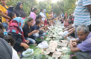 Masih Menjaga Tradisi, Tahun Baru Hijriyah Warga Ds. Gerit Barikan Dipersimpangan Jalan