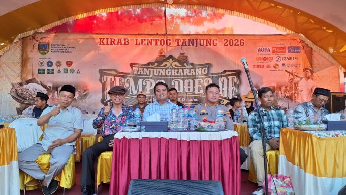 Kirab Lentog Tanjung 2026 Angkat Tema “Tanjungkarang Tempo Doeloe”, Ribuan Warga Padati Jalan Desa