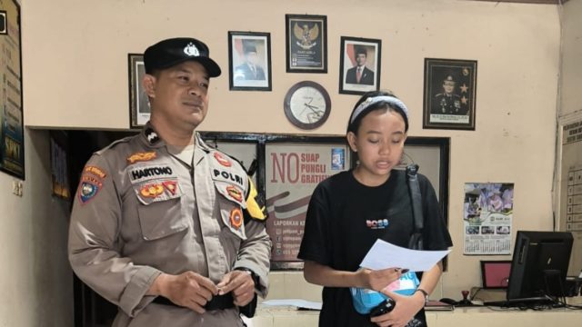 Tangis Naura Pecah di Tambakromo, Polisi Bantu Gadis Asal Lampung Pulang