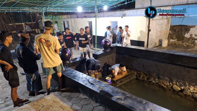 Ribuan Warga Padati Sendang Bidadari Daren Jepara pada Malam 1 Suro 2026