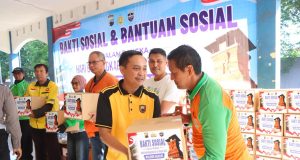 Terminal Jati Mendadak Hijau! Polres Kudus Tanam Pohon dan Salurkan 100 Paket Bantuan untuk Warga