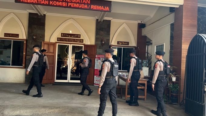 Polisi Turun Langsung Jaga Gereja, Pastikan Ibadah Minggu Berjalan Tenang