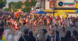CFD Kudus Mendadak Ramai, Tari Getak Rekso dan Mbah Semar Sukses Curi Perhatian