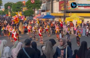 CFD Kudus Mendadak Ramai, Tari Getak Rekso dan Mbah Semar Sukses Curi Perhatian