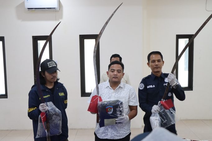Tawuran Berdarah Berhasil Digagalkan! 7 Gangster Bersenjata Celurit Diciduk Polisi