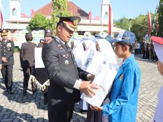 Hari Bhayangkara Penuh Berkah! Polresta Pati Bagikan 500 Sepatu untuk Pelajar, Warga Ikut Bersorak