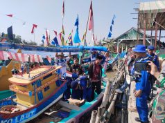 Momen Sakral di Laut Pati! 70 Perahu Nelayan Antar Larung Sesaji dengan Pengawalan Polisi