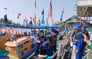 Momen Sakral di Laut Pati! 70 Perahu Nelayan Antar Larung Sesaji dengan Pengawalan Polisi