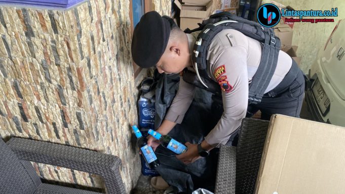 Operasi Senyap Berujung Sitaan! Polisi Temukan Puluhan Botol Miras di Tiga Warung Pati