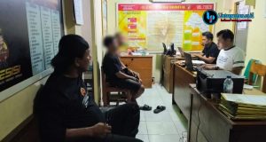 Disamarkan di Balik Tumpukan Kelapa, 1.100 Botol Arak Bali Nyaris Menyebar di Pati