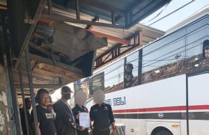 Disembunyikan di Bagasi Bus, 1.063 Botol Arak Bali Nyaris Menyebar ke Sejumlah Titik